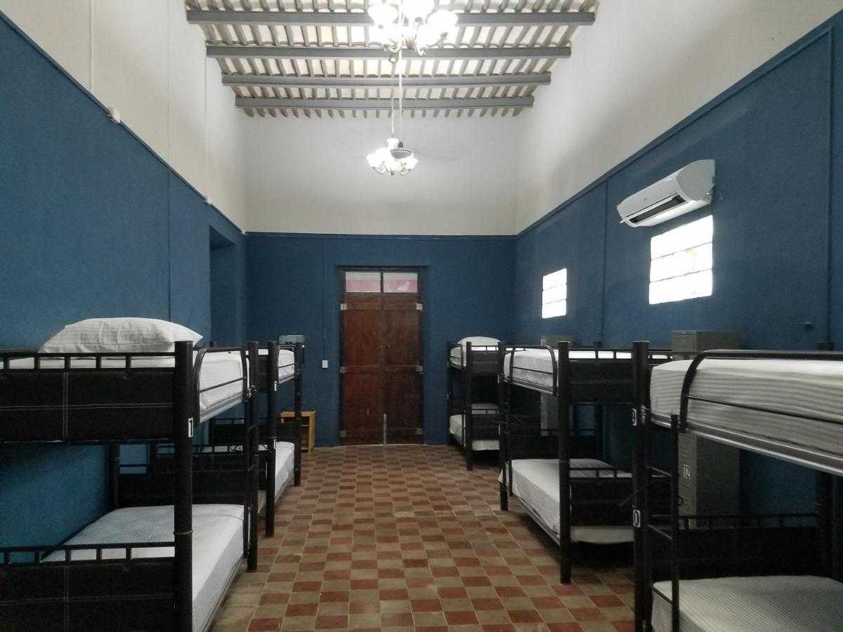 Hostal Xiinbal Мерида Екстериор снимка